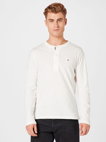 T-Shirt TOMMY HILFIGER en blanc : devant