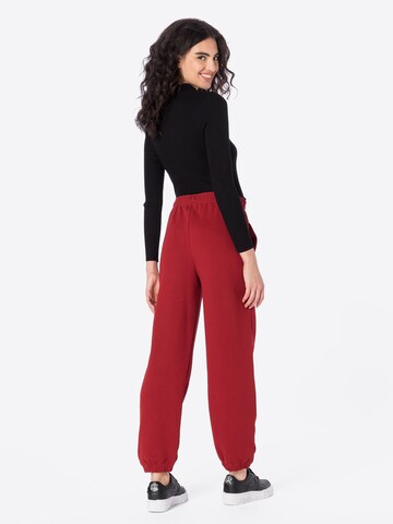 LOCAL HEROES Tapered Broek 'ROYAL SQUAD' in Rood