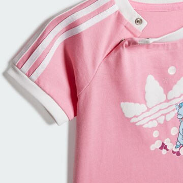 ADIDAS ORIGINALS Paita 'Adidas x Disney' värissä vaaleanpunainen