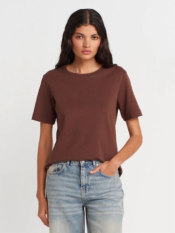 Dilvin T-Shirts in Braun: Vorderseite