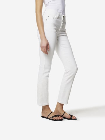 KOROSHI - regular Vaquero en blanco