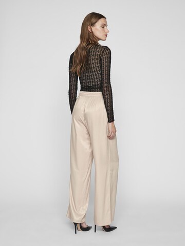 Regular Pantalon VILA en gris