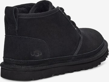 Bottines à lacets 'Neumel' UGG en noir