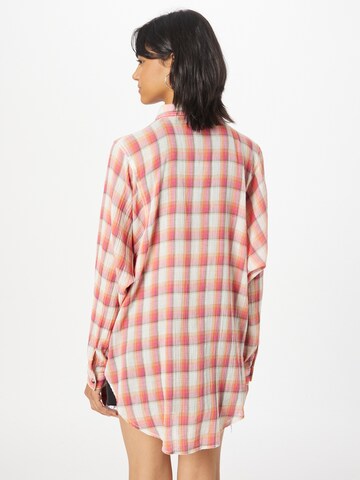 BDG Urban Outfitters Блузка 'ROBYN' в Ярко-розовый