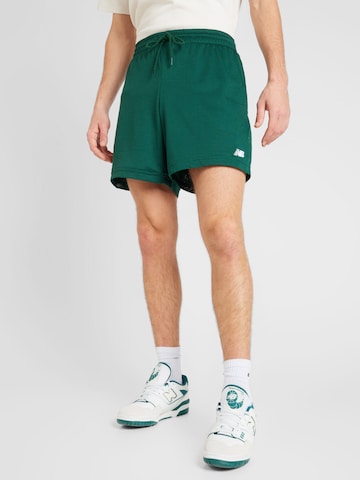 new balance Regular Pants in Green: front