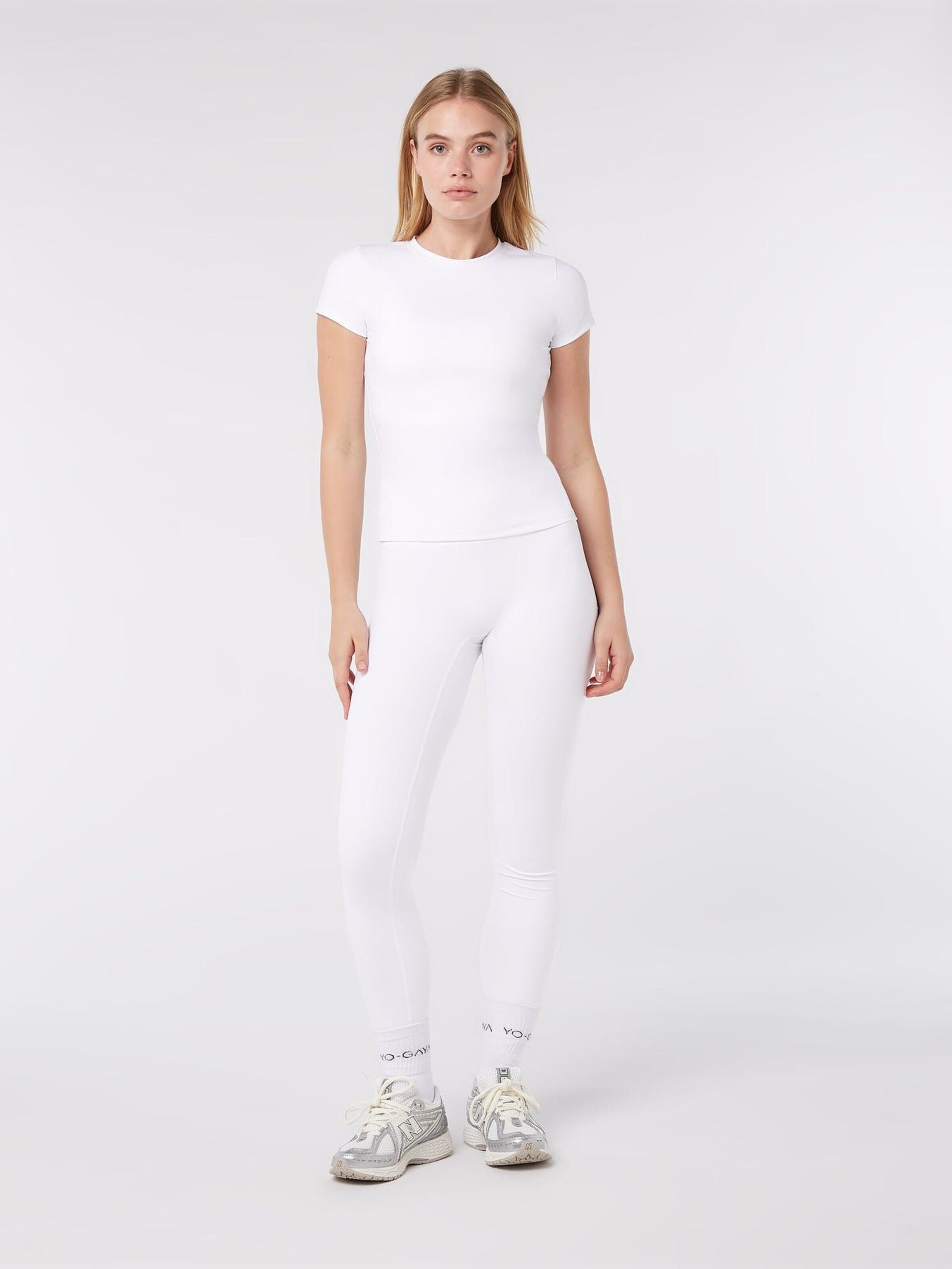 YO-GAYA Skinny Leggings in White
