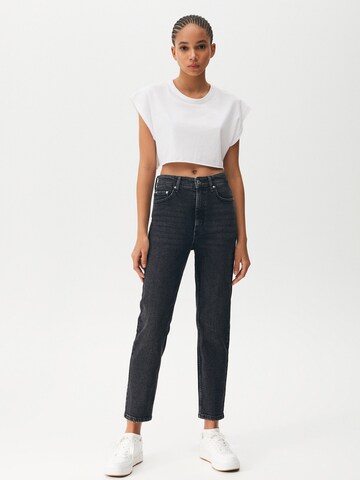 Pull&Bear Regular Jeans in Zwart: voorkant