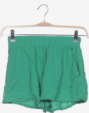 VILA Shorts in S in Green: front