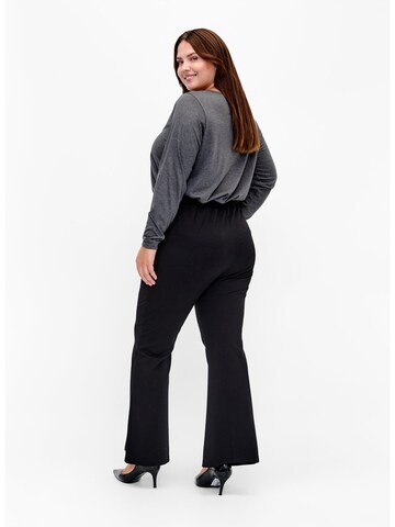 Zizzi - Acampanado Pantalón 'Maddie' en negro