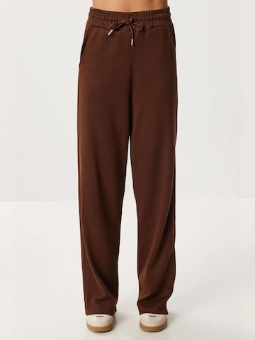 Hiccup Joggingpak in Bruin