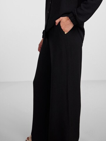 PIECES Wide leg Trousers 'FLORE' in Black