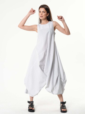 Metamorphoza Dress in White: front