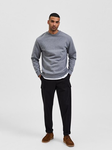 Sweat-shirt 'Hoffman' SELECTED HOMME en gris