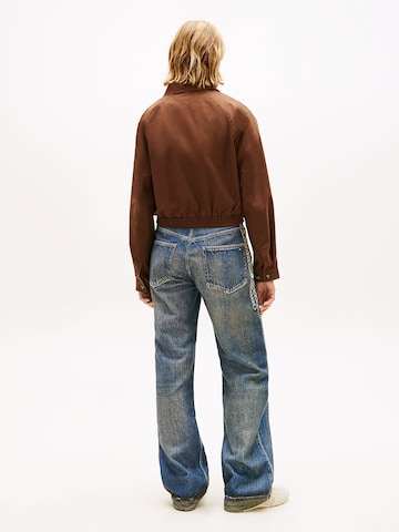 Tommy Jeans Tussenjas in Bruin