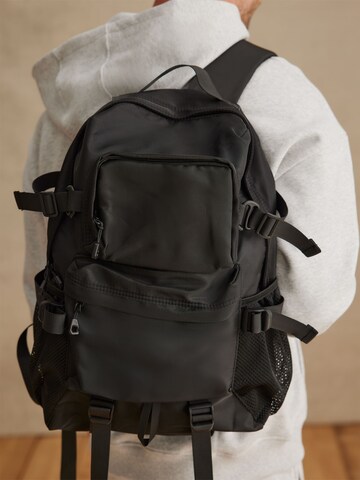 DAN FOX APPAREL Backpack 'Selim' in Black