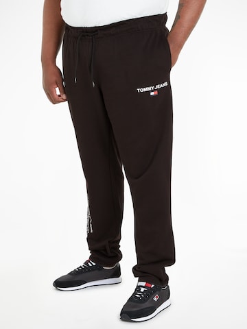 Tommy Jeans Plus Regular Trousers in Black: front