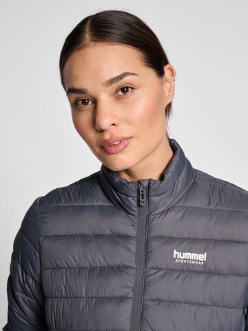 Hummel Sportjacke 'Blown' in Grau