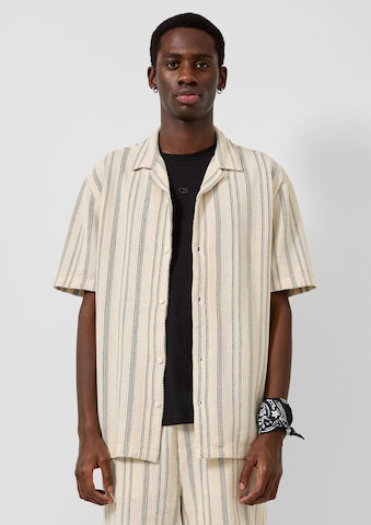 Coupe regular Chemise QS en beige : devant