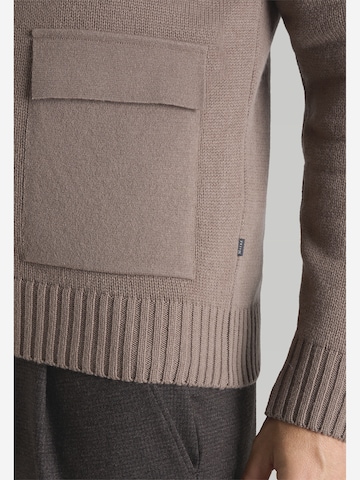 Vestes en maille MAERZ Muenchen en marron : sur le côté