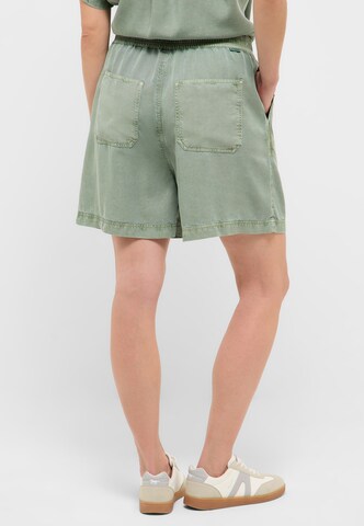 MUSTANG Loosefit Shorts 'Charlottesville' in Grün