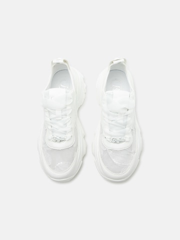 BUFFALO Matalavartiset tennarit 'RANEE BLOOM' värissä valkoinen