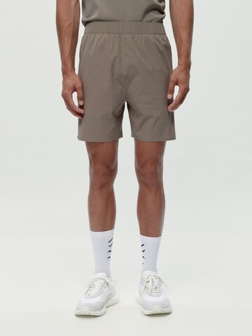 Born Regular Sportshorts 'Torne' in Grau: Vorderseite