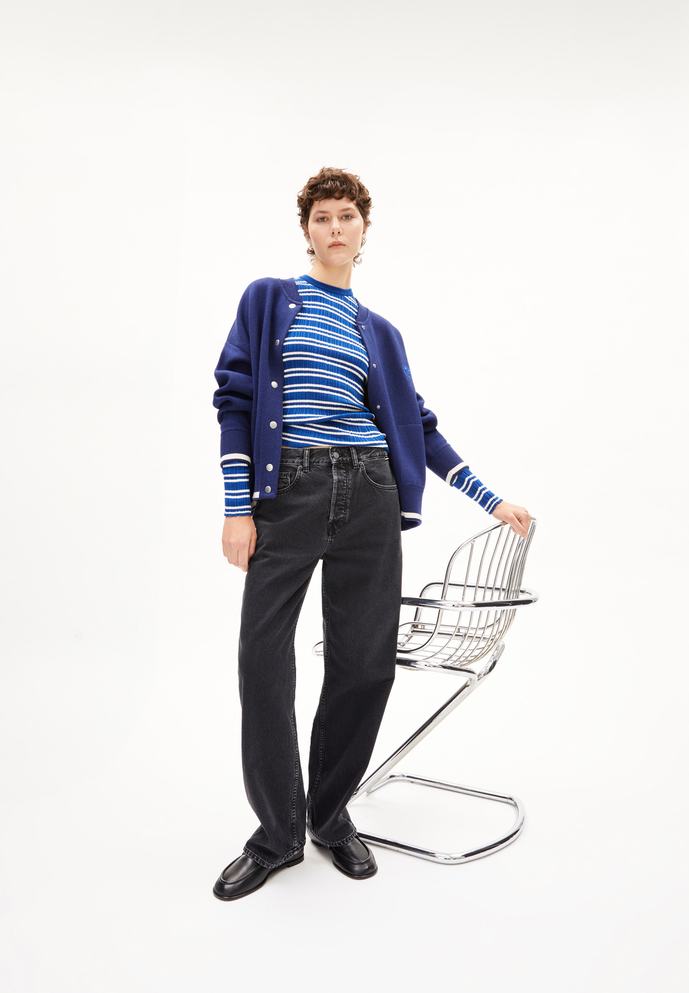 ARMEDANGELSLoosefit Traperice 'Haayi' - crna boja: prednji dio