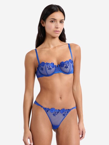 String di ETAM in blu