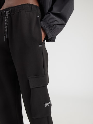 Hummel Tapered Sportbyxa 'Tech Fleece' i svart