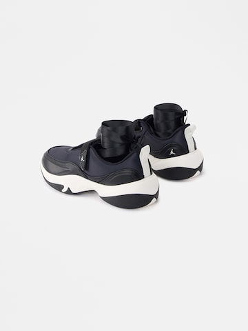 Baskets basses Jordan en noir