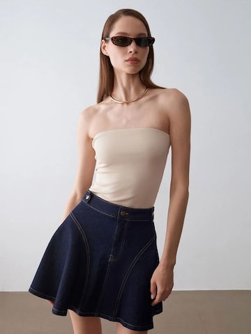 Dilvin Skirt in Blue: front