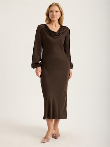 Robe HOME STORE en marron : devant