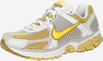 Sneaker low 'ZOOM VOMERO 5' de la Nike Sportswear pe galben: față