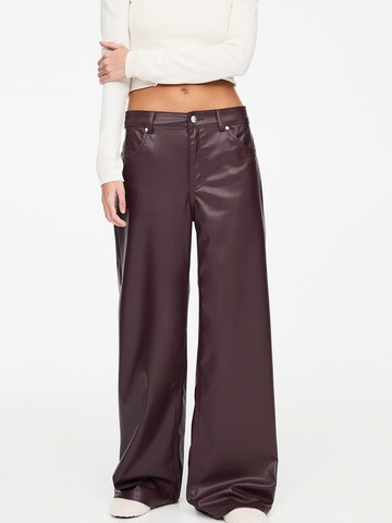 Wide leg Pantaloni di Pull&Bear in rosso: frontale