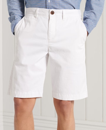 Superdry Shorts in Weiß