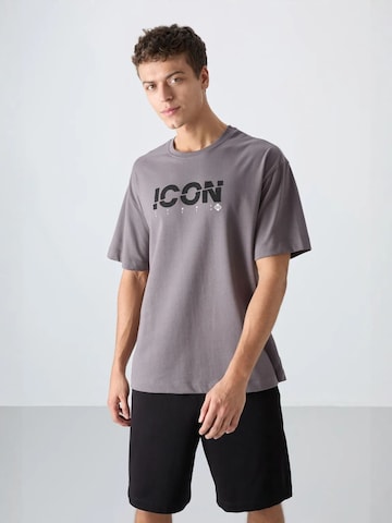 Tommy Life Shirt in Grey: front