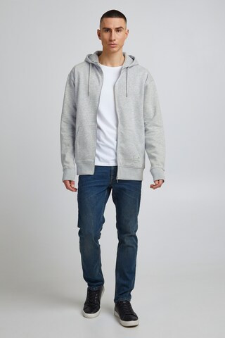 !Solid Kapuzensweatjacke in Grau