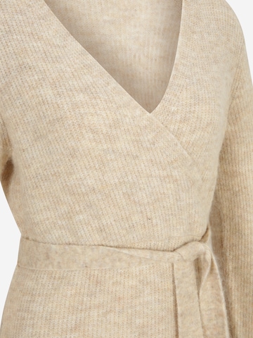 Robes en maille 'ELLEN' Pieces Petite en beige