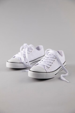 Aniston Sneaker low in Weiß