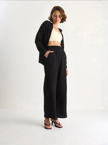 Bianco Lucci - Regular Calças em preto