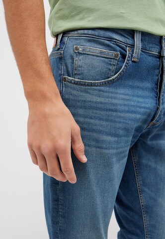 MUSTANG Tapered Jeans in Blue