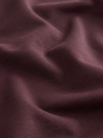 Next - Camiseta en rojo