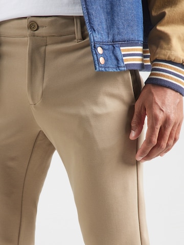 INDICODE JEANS Slimfit Chinohousut 'Roedekro' värissä harmaa