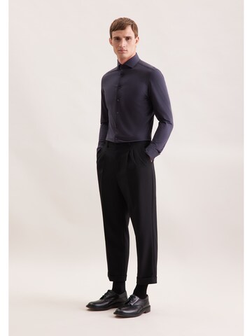Coupe slim Chemise business 'Schwarze Rose' SEIDENSTICKER en bleu