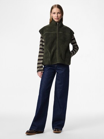Gilet 'PCSADIA' PIECES en vert