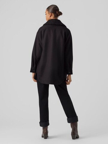 VERO MODA Between-Seasons Coat 'Ollie' in Black