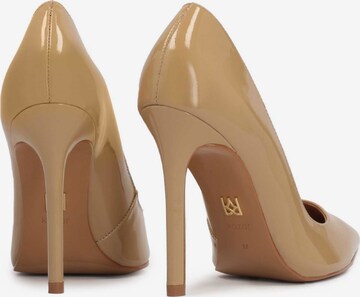 Kazar Pumps in Beige