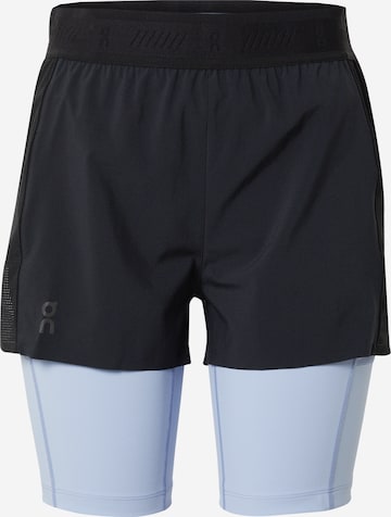 On - regular Pantalón deportivo en negro: frente