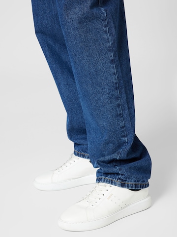 Urban Classics Loosefit Jeans in Blau