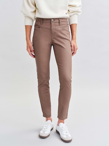 OPUS Skinny Jeans 'Evita' in Brown: front